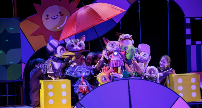 A piros esernyő Budapesten a Városmajori Szabadtéri Színpadon - Jegyek itt!