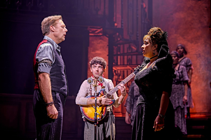 Sztárcsapattal fut tovább Londonban a Hadestown!